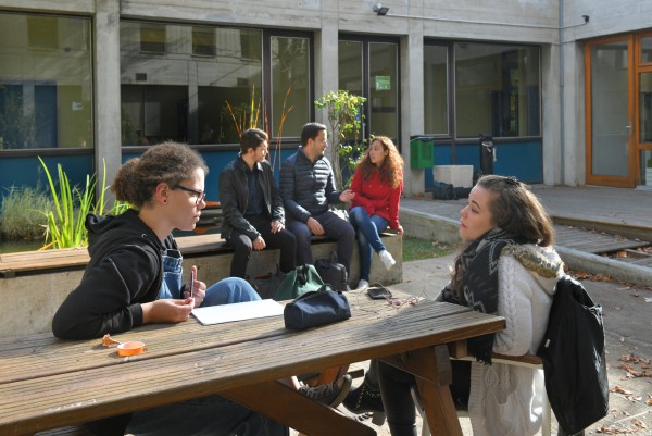 Patio - Campus Tréfilerie